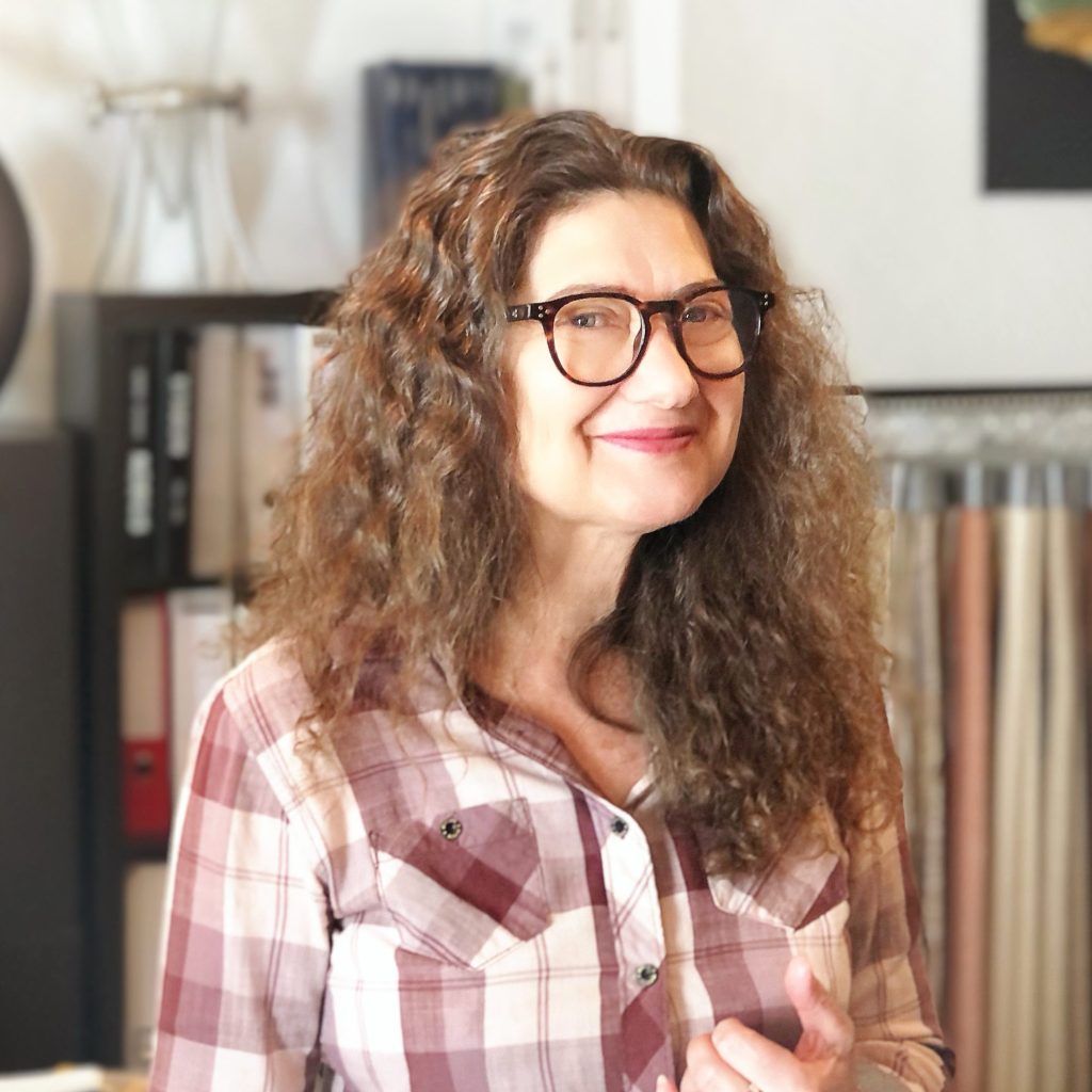 Caroline Allietta Rovera dans son showroom de Cucuron
