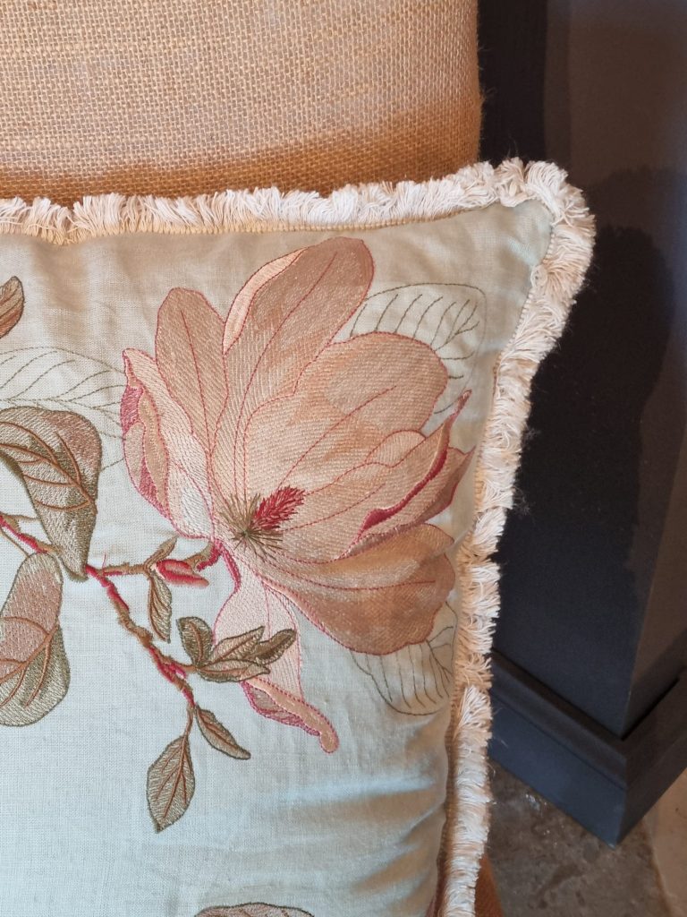 Coussin à motif floral